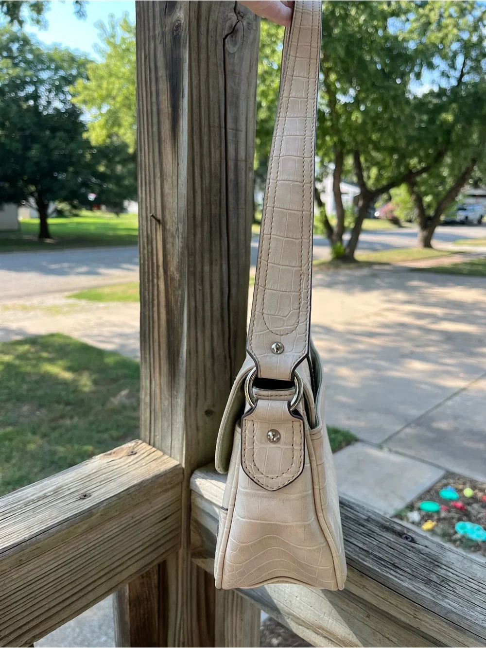 Liz Claiborne chic cream